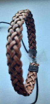 Bratara clasica impletita