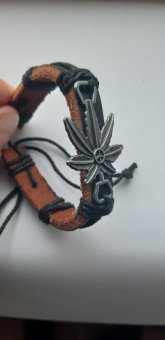 Bratara din piele cu frunza