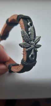 Bratara din piele cu frunza