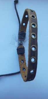 Bratara din piele multiplu perforata